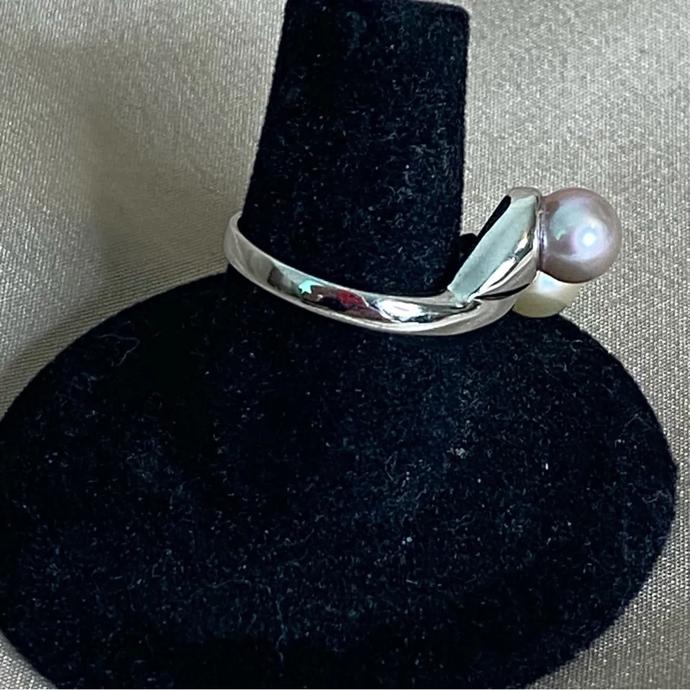 Double 2-Tone Pearl Ring
